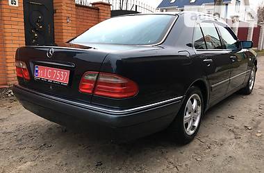 Седан Mercedes-Benz E-Class 1997 в Киеве