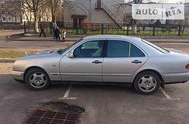 Седан Mercedes-Benz E-Class 1996 в Житомире