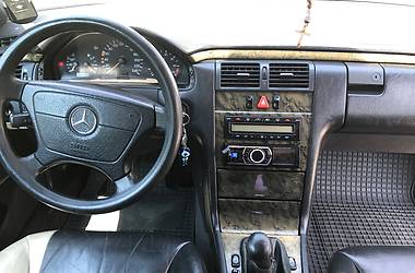 Седан Mercedes-Benz E-Class 1996 в Львове