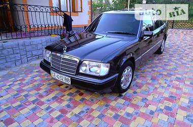 Седан Mercedes-Benz E-Class 1991 в Черновцах