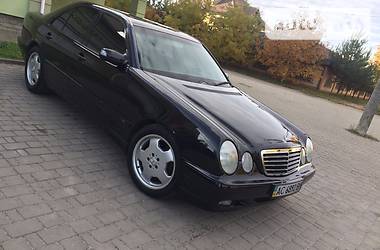 Седан Mercedes-Benz E-Class 2001 в Луцке