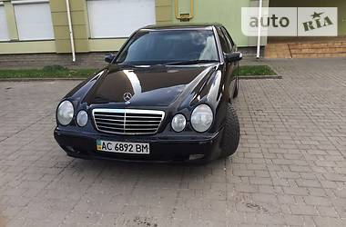 Седан Mercedes-Benz E-Class 2001 в Луцке