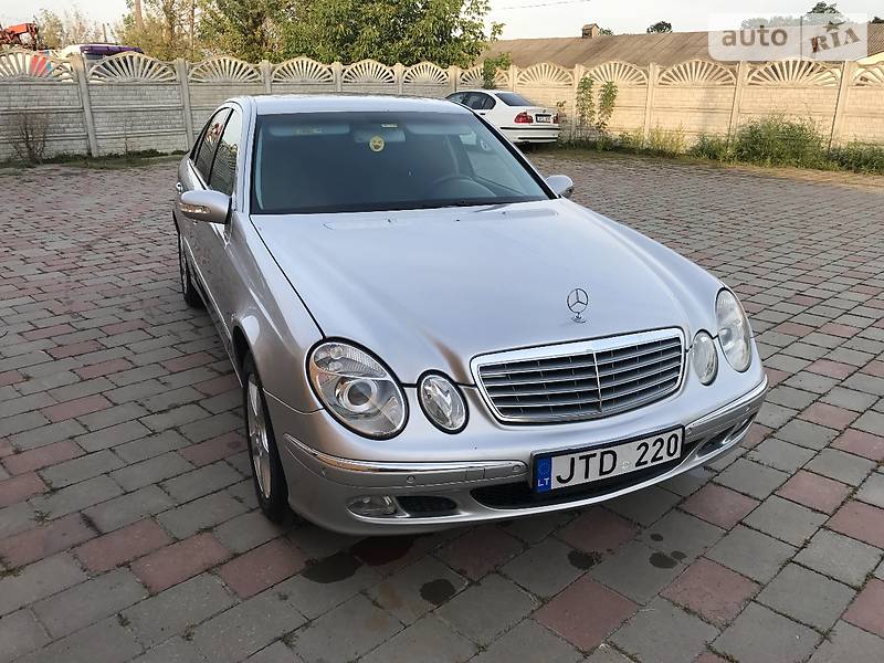 Седан Mercedes-Benz E-Class 2002 в Черновцах