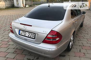 Седан Mercedes-Benz E-Class 2002 в Черновцах