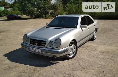 Седан Mercedes-Benz E-Class 1997 в Запорожье