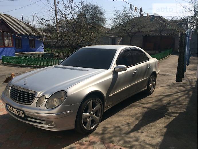 Седан Mercedes-Benz E-Class 2004 в Могилев-Подольске