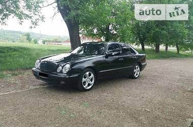 Седан Mercedes-Benz E-Class 2001 в Могилев-Подольске