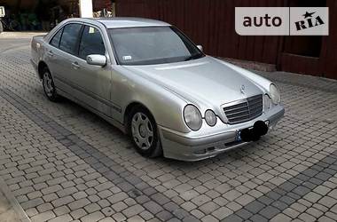 Седан Mercedes-Benz E-Class 1999 в Дубні