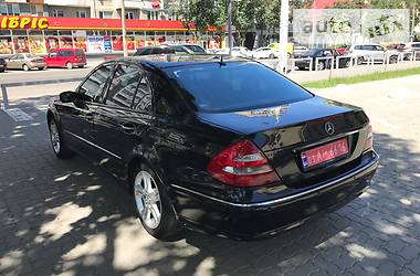 Седан Mercedes-Benz E-Class 2005 в Луцке