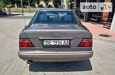 Седан Mercedes-Benz E-Class 1994 в Первомайске