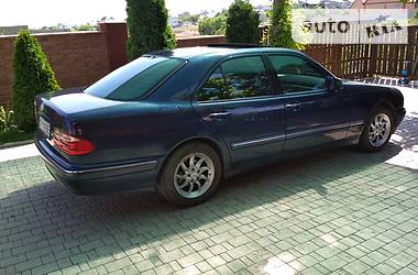 Седан Mercedes-Benz E-Class 1999 в Одессе