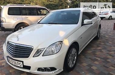 Седан Mercedes-Benz E-Class 2011 в Киеве