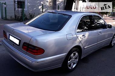 Седан Mercedes-Benz E-Class 2001 в Стрые