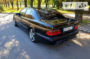 Седан Mercedes-Benz E-Class 2000 в Никополе