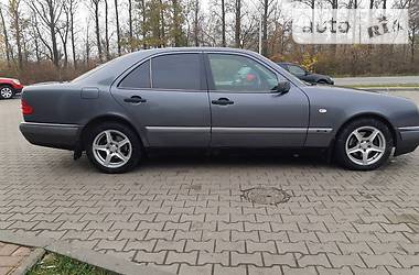 Седан Mercedes-Benz E-Class 1998 в Бережанах