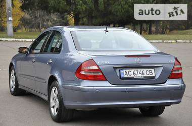 Седан Mercedes-Benz E-Class 2003 в Ровно