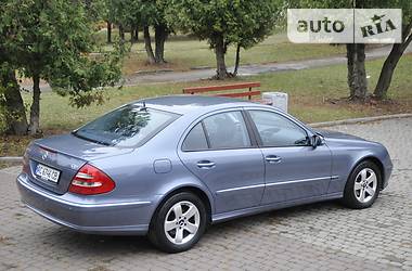 Седан Mercedes-Benz E-Class 2003 в Ровно