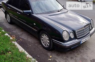 Седан Mercedes-Benz E-Class 1997 в Ужгороде