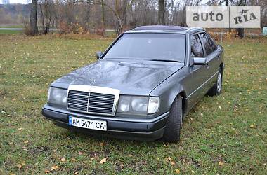 Седан Mercedes-Benz E-Class 1986 в Бердичеві