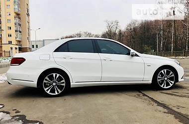 Седан Mercedes-Benz E-Class 2016 в Киеве