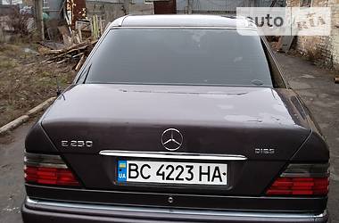 Седан Mercedes-Benz E-Class 1993 в Червонограді