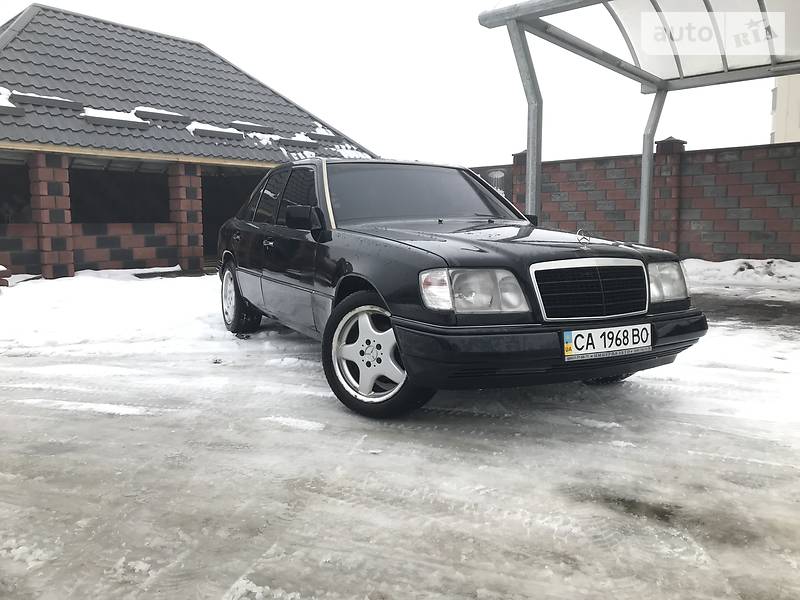 Седан Mercedes-Benz E-Class 1994 в Ровно