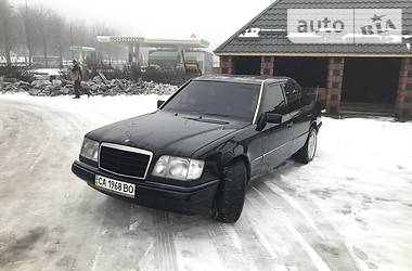 Седан Mercedes-Benz E-Class 1994 в Ровно