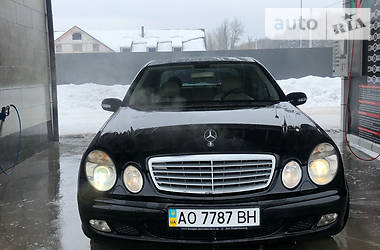 Седан Mercedes-Benz E-Class 2003 в Иршаве