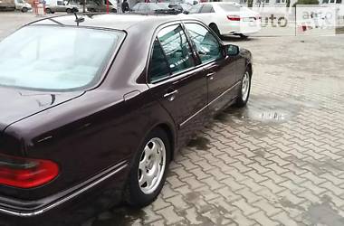 Седан Mercedes-Benz E-Class 2001 в Вінниці