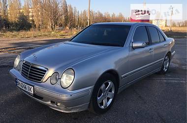 Седан Mercedes-Benz E-Class 2002 в 