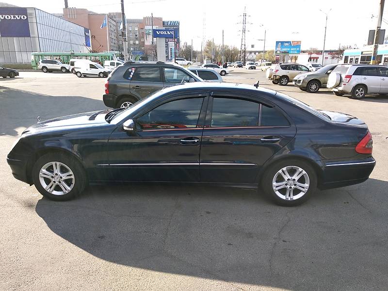 Седан Mercedes-Benz E-Class 2006 в Дніпрі
