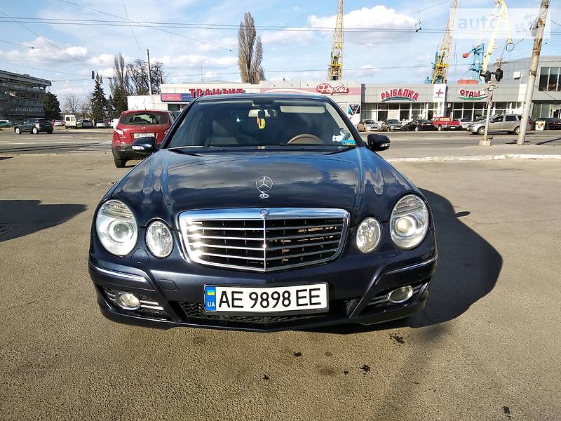 Седан Mercedes-Benz E-Class 2006 в Дніпрі