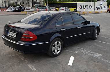 Седан Mercedes-Benz E-Class 2002 в 