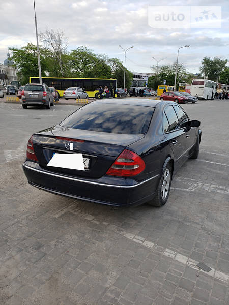 Седан Mercedes-Benz E-Class 2002 в Львові