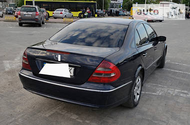 Седан Mercedes-Benz E-Class 2002 в 