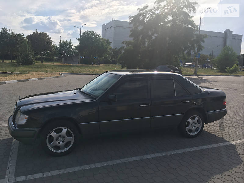 Седан Mercedes-Benz E-Class 1994 в Запоріжжі