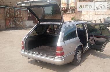 Універсал Mercedes-Benz E-Class 1994 в 