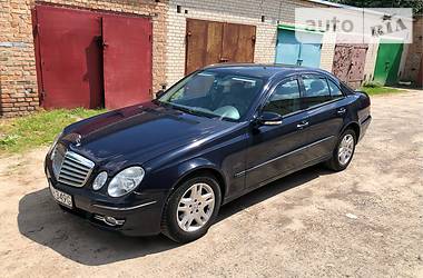 Седан Mercedes-Benz E-Class 2003 в Луцке