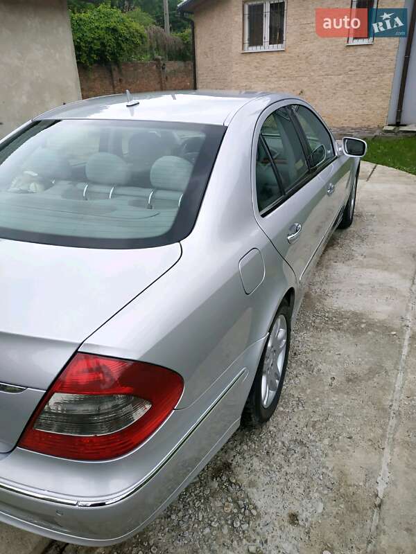 Седан Mercedes-Benz E-Class 2007 в Черновцах