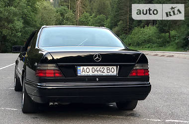 Купе Mercedes-Benz E-Class 1994 в Іршаві