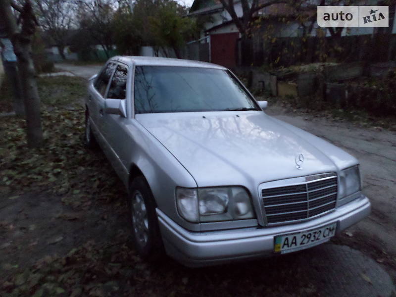 Седан Mercedes-Benz E-Class 1989 в Києві