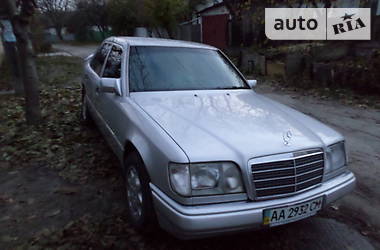 Седан Mercedes-Benz E-Class 1989 в 