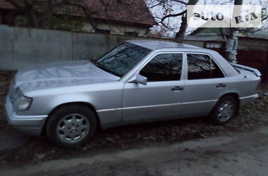 Седан Mercedes-Benz E-Class 1989 в 
