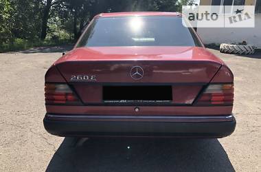 Седан Mercedes-Benz E-Class 1993 в 