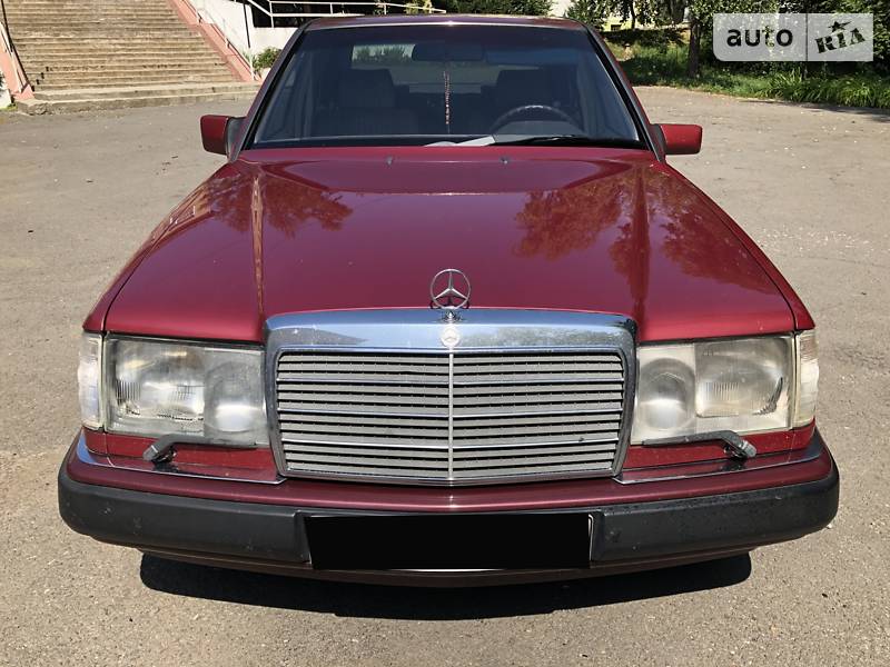 Седан Mercedes-Benz E-Class 1993 в Ужгороді фото Седан Mercedes-Benz E-Class 1993 в Ужгороді