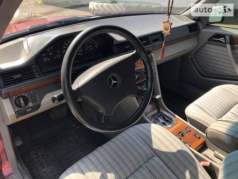 Седан Mercedes-Benz E-Class 1993 в Ужгороді фото 11 Седан Mercedes-Benz E-Class 1993 в Ужгороді