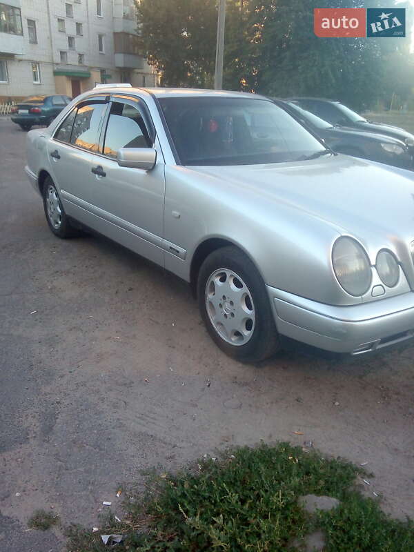 Седан Mercedes-Benz E-Class 1998 в 