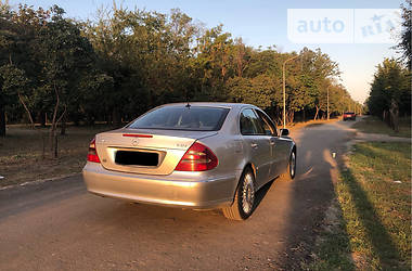 Седан Mercedes-Benz E-Class 2003 в Кривом Роге