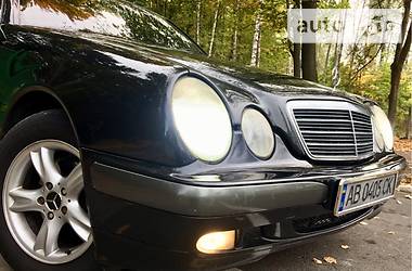 Седан Mercedes-Benz E-Class 2001 в Виннице