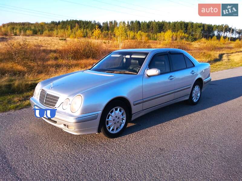 Седан Mercedes-Benz E-Class 1999 в Полонному